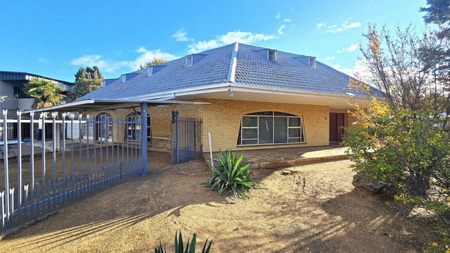 16 Bedroom Property for Sale in Brandwag Free State